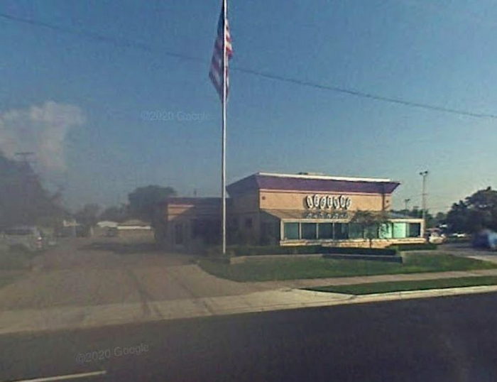 Long John Silvers - Eastpointe - 17831 E 9 Mile Rd (newer photo)